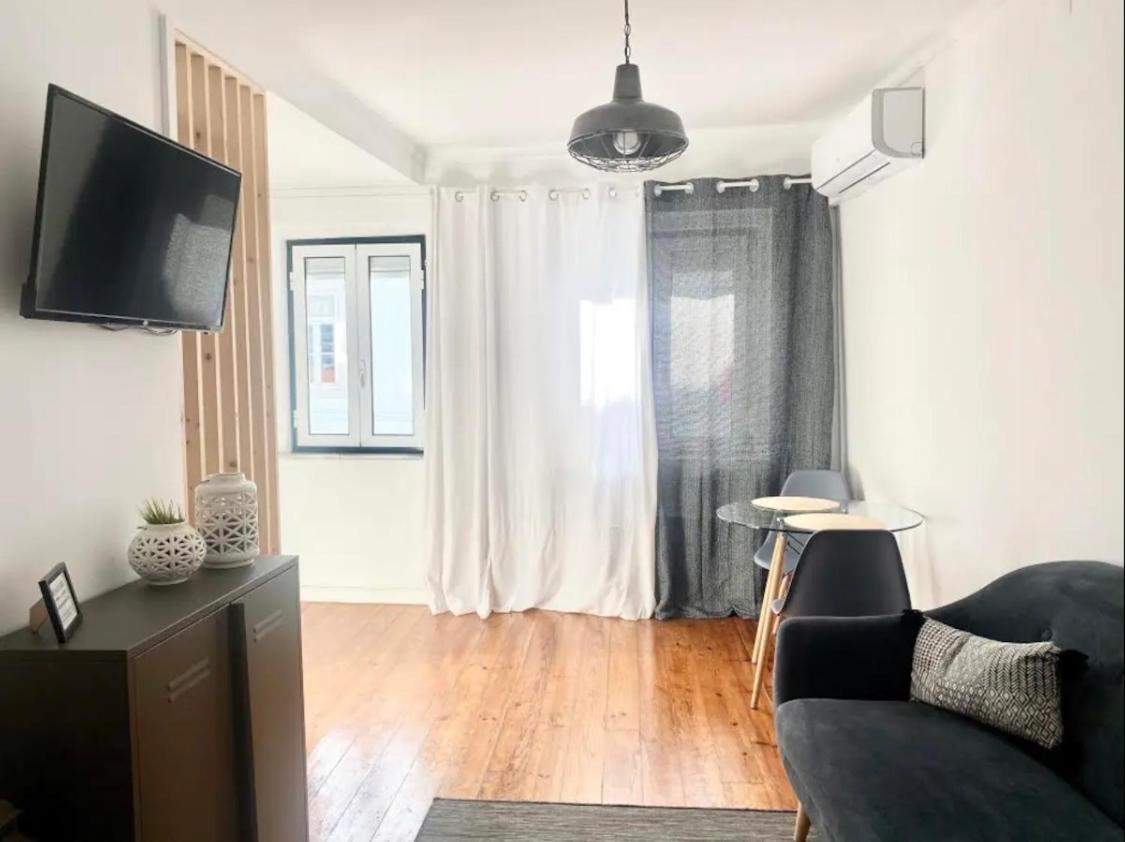 Al- Hamma Ii - 2nd Floor Apartment Lisbon